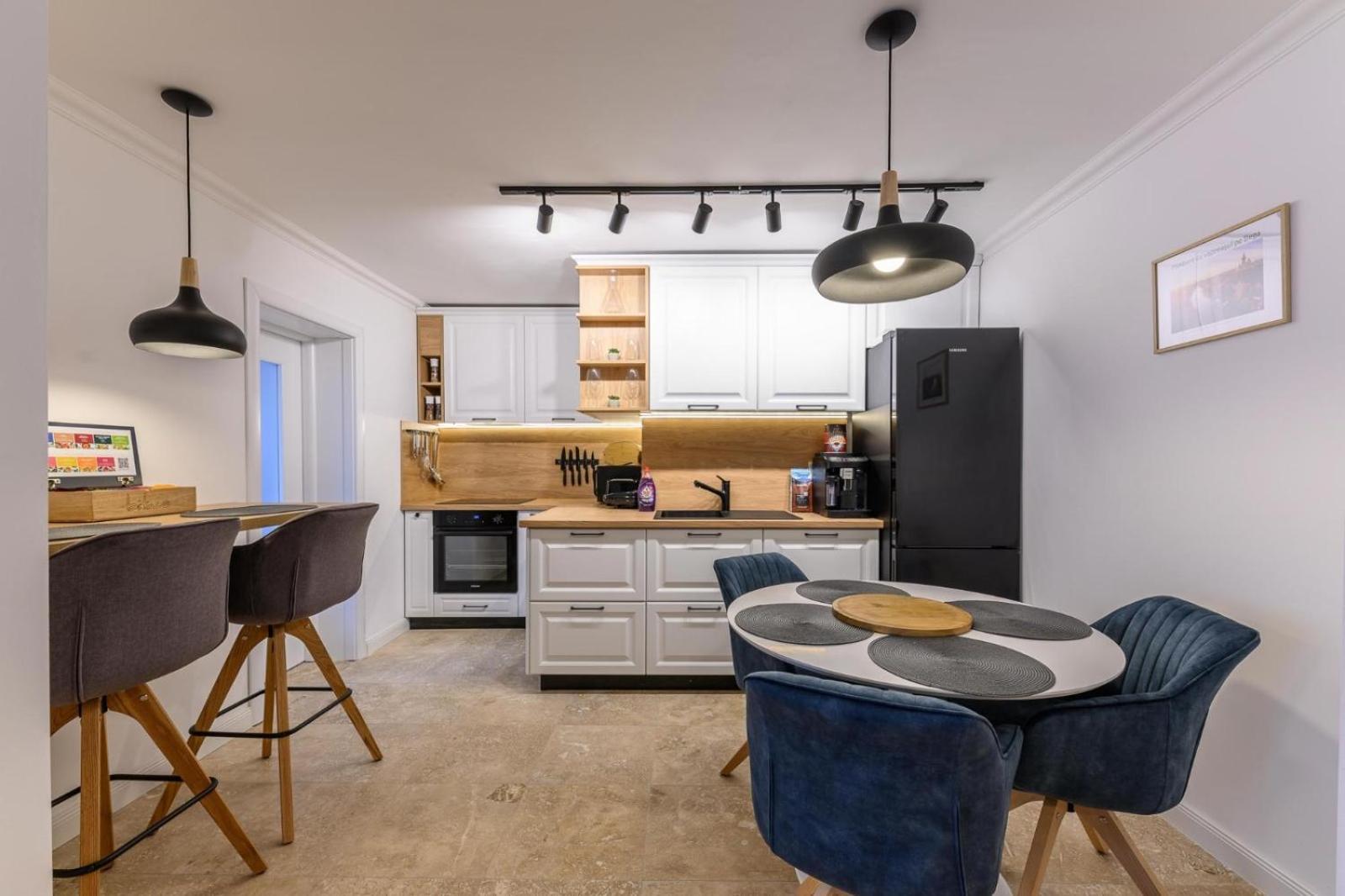 Five Stars Apartment Timisoara Esterno foto